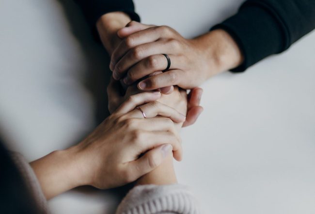 priscilla-du-preez-aPa843frIzI-unsplash fuerza compasión