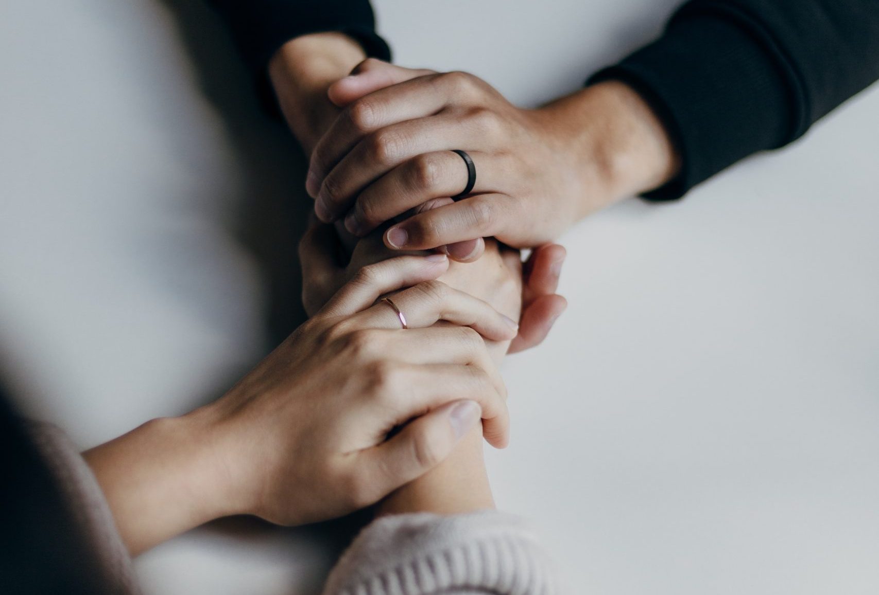 priscilla-du-preez-aPa843frIzI-unsplash fuerza compasión